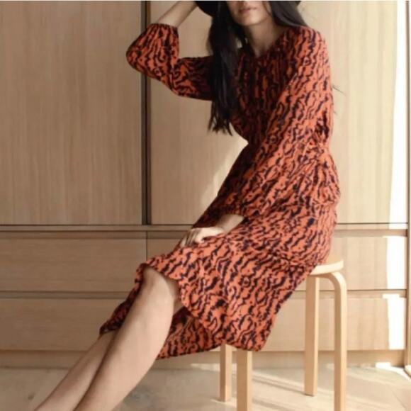Elizabeth And James Tiger Print Cinched Midi Dress Small - Picture 3 of 12
